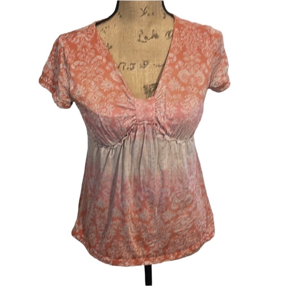 Ombré coral and cream bow inspired top. Fully lined. EUC.